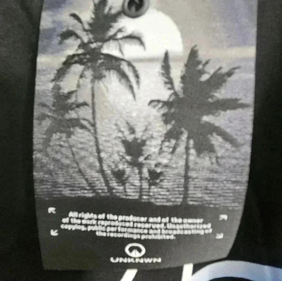 Unknwn black medium long sleeve shirt - Picture 3 of 5